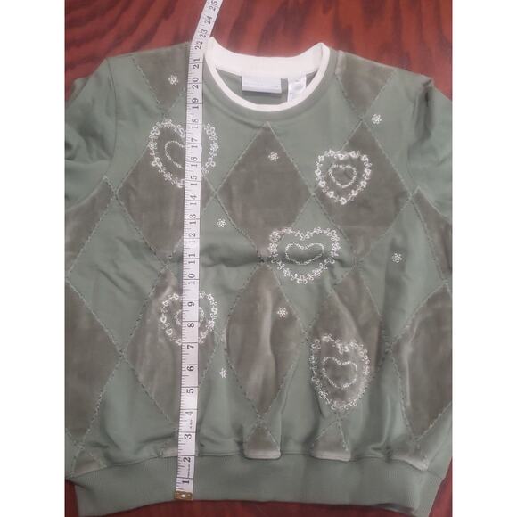 Alfred Dunner Pastel Green Heart & Diamond Design Long Sleeved Crew Neck Sweater - Picture 7 of 8